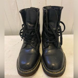 Dr Martens Classic Boots